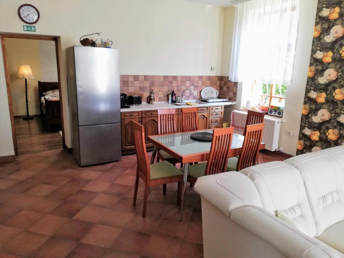 Parva Foresta Apartment Miskolc Exterior photo